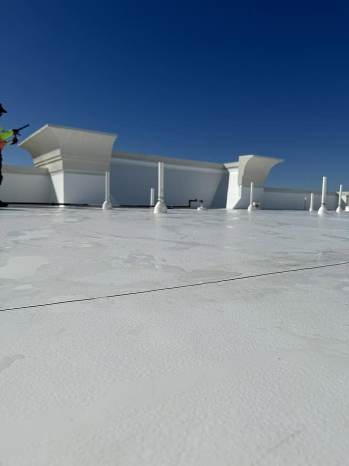 TPO membrane seam detail at parapet